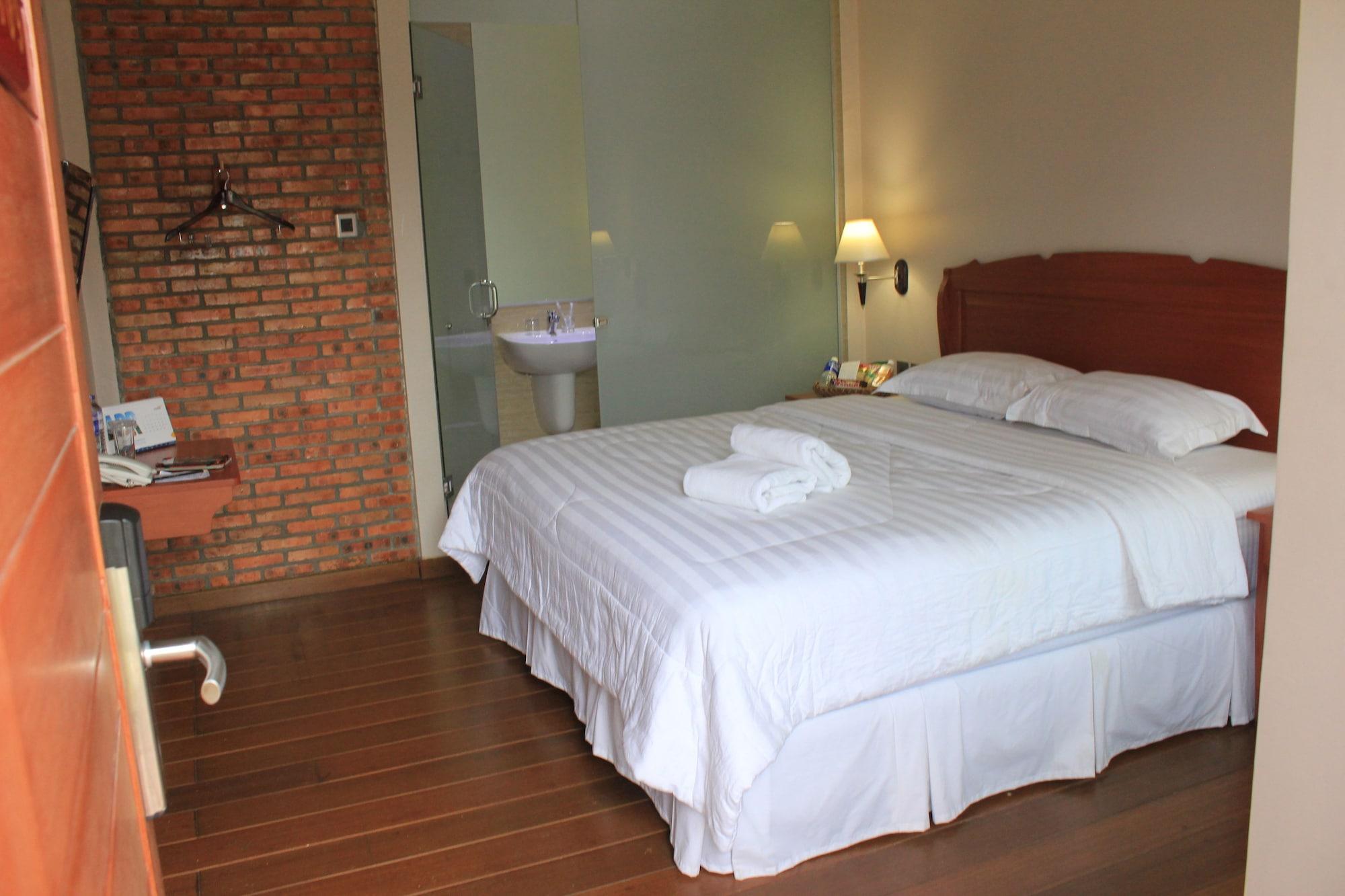 Thong'S Inn Hotel Kualanamu Medan Exterior photo