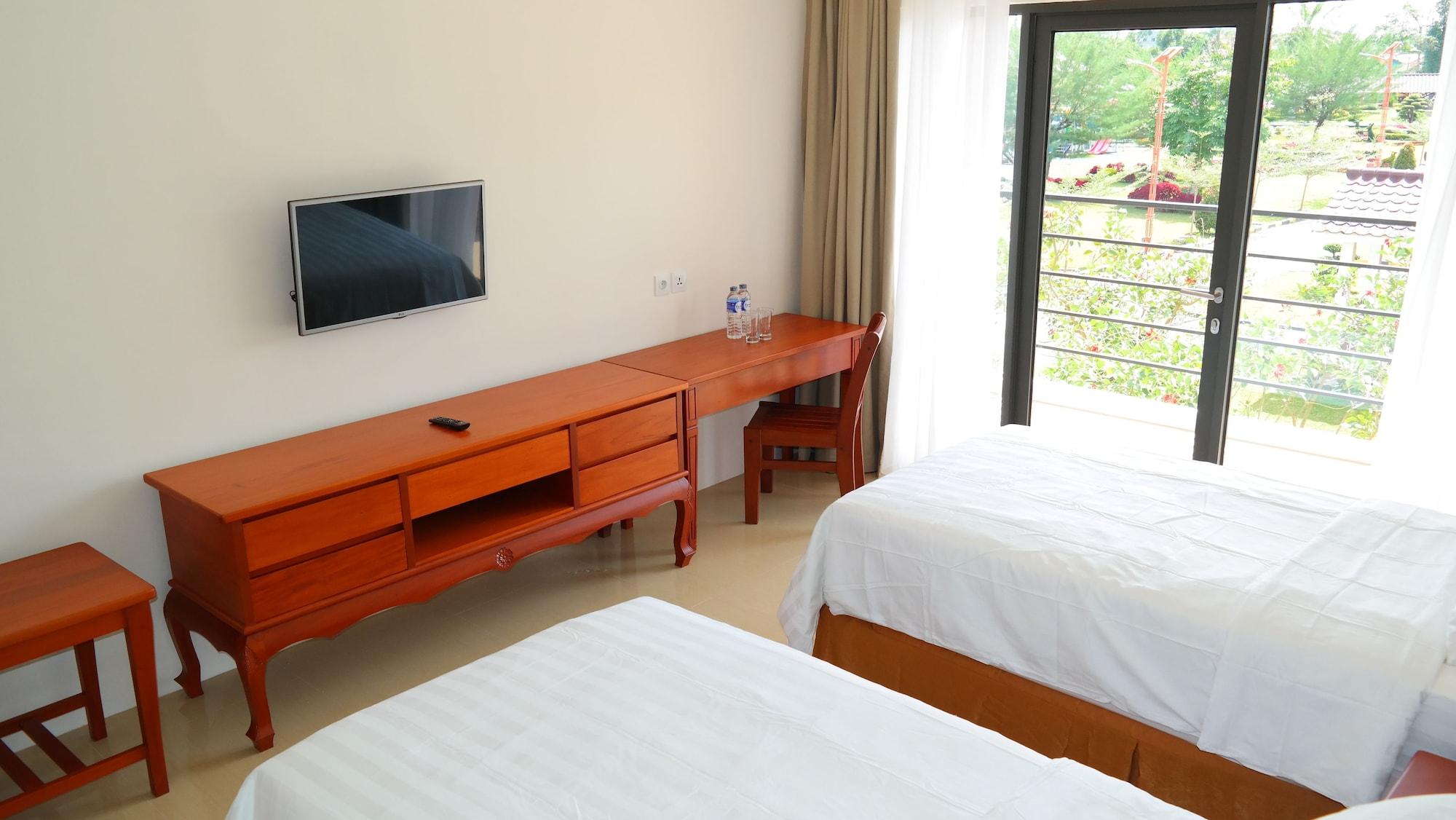 Thong'S Inn Hotel Kualanamu Medan Exterior photo