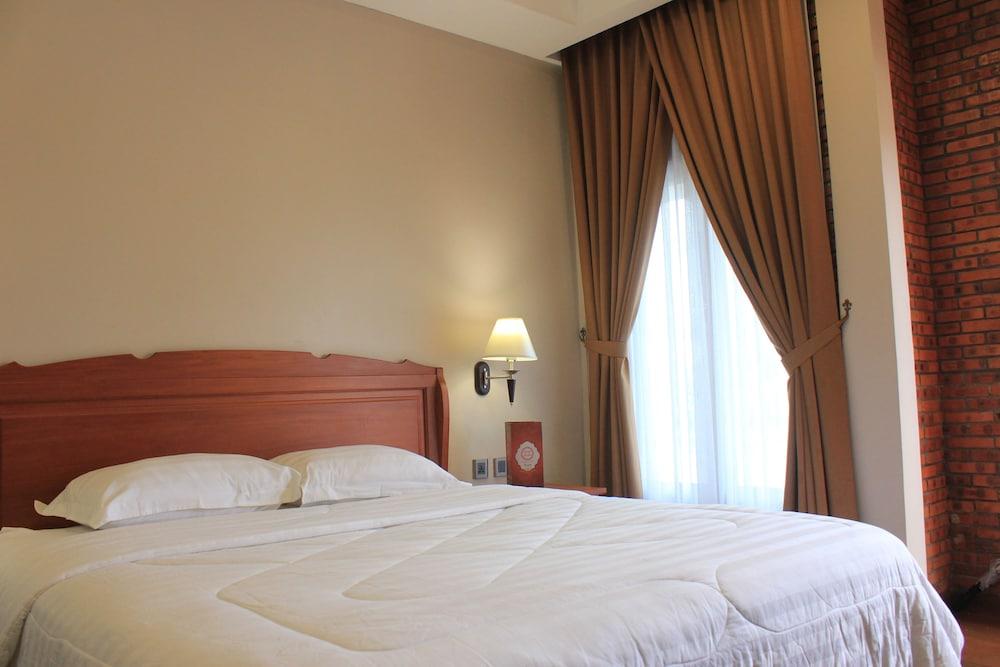Thong'S Inn Hotel Kualanamu Medan Exterior photo