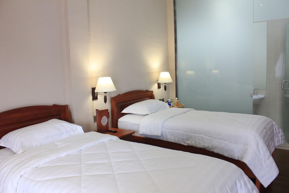 Thong'S Inn Hotel Kualanamu Medan Exterior photo
