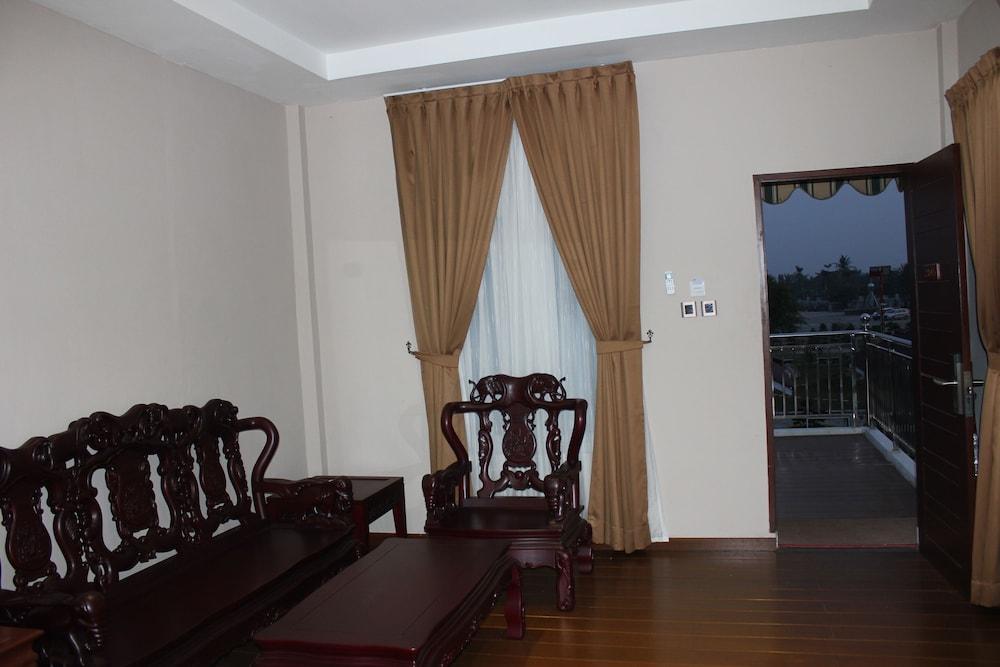 Thong'S Inn Hotel Kualanamu Medan Exterior photo