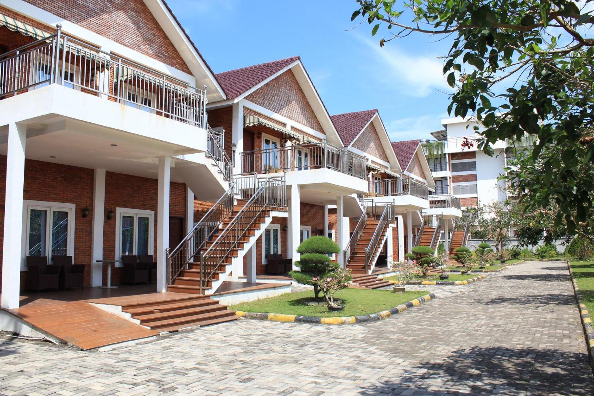 Thong'S Inn Hotel Kualanamu Medan Exterior photo