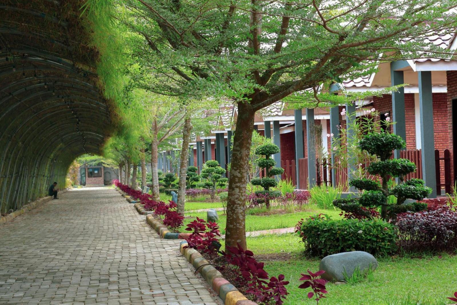 Thong'S Inn Hotel Kualanamu Medan Exterior photo