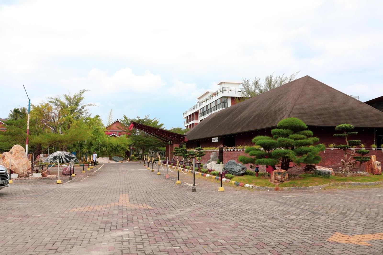 Thong'S Inn Hotel Kualanamu Medan Exterior photo
