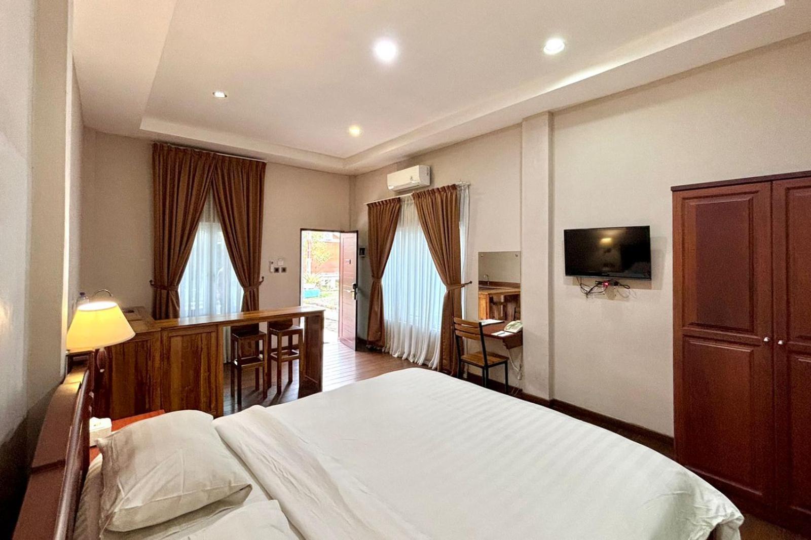 Thong'S Inn Hotel Kualanamu Medan Exterior photo
