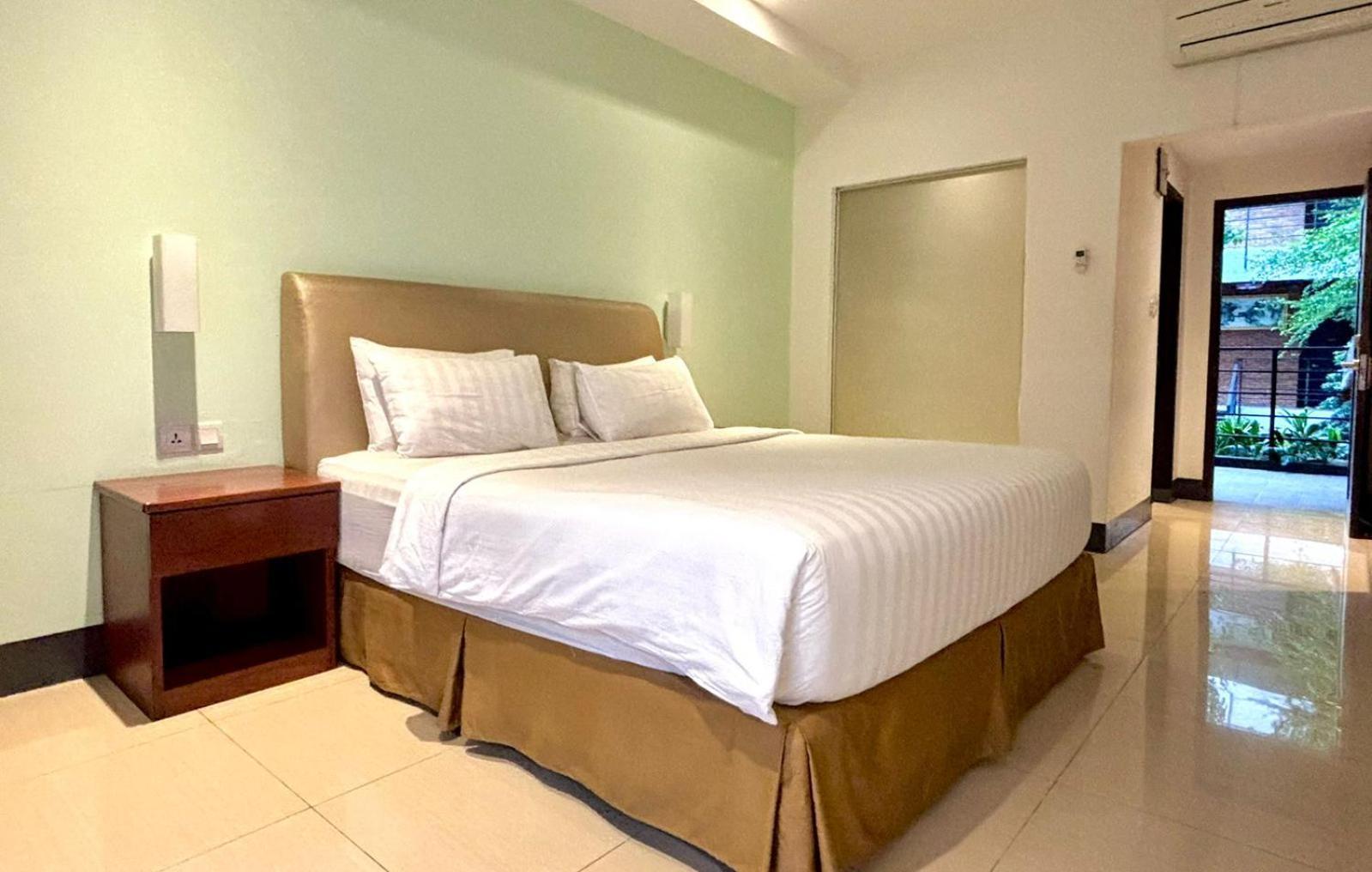 Thong'S Inn Hotel Kualanamu Medan Exterior photo