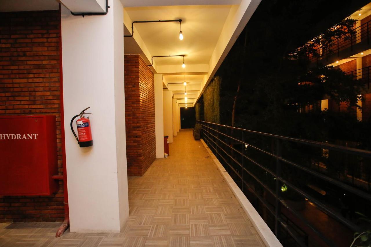 Thong'S Inn Hotel Kualanamu Medan Exterior photo